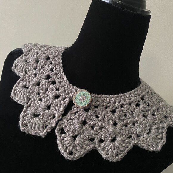 Handmade Crochet Grey Poly Collar Neckwear Accessory - Picture 2 of 6